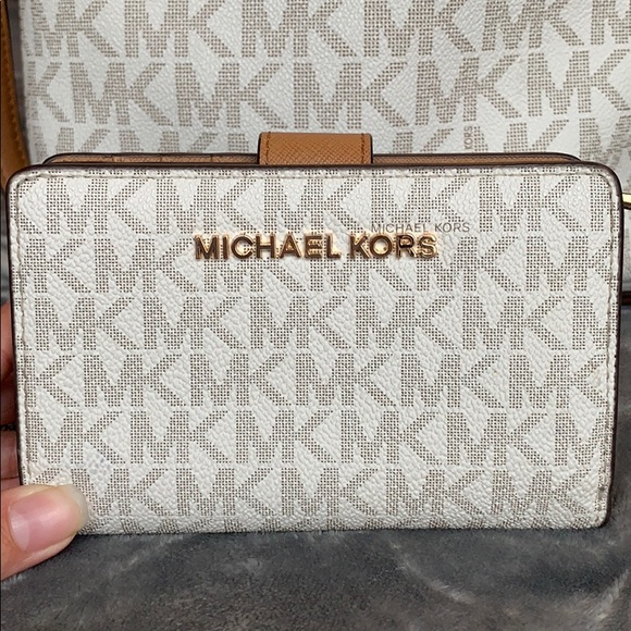 Michael Kors Handbag and Wallet - Picture 7 of 8